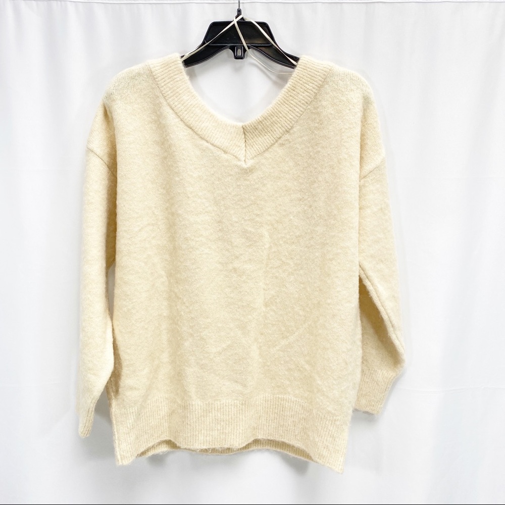 SALE🔥 Topshop V neck plush sweater - Picture 2 of 4